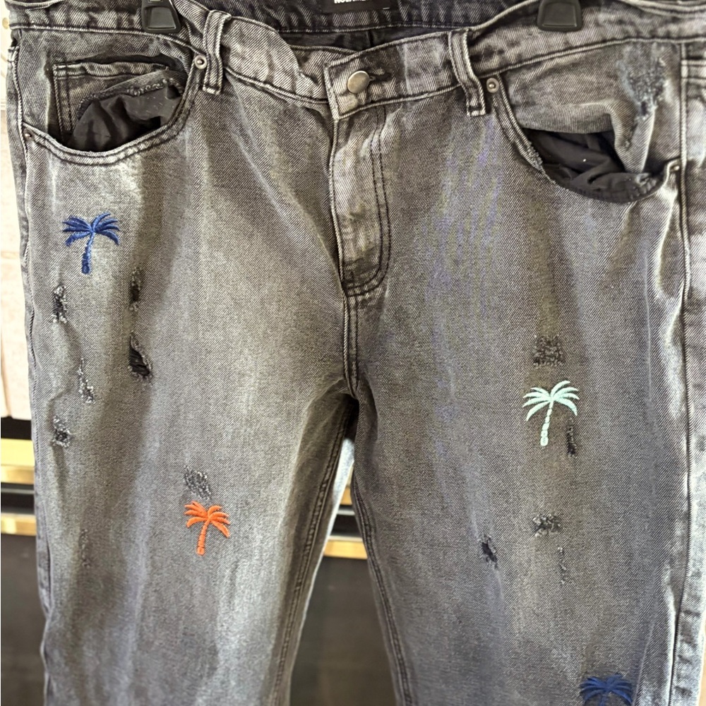 NOVAMEN Jeans Mens 40 Black distressed Embroidered Palm Tree